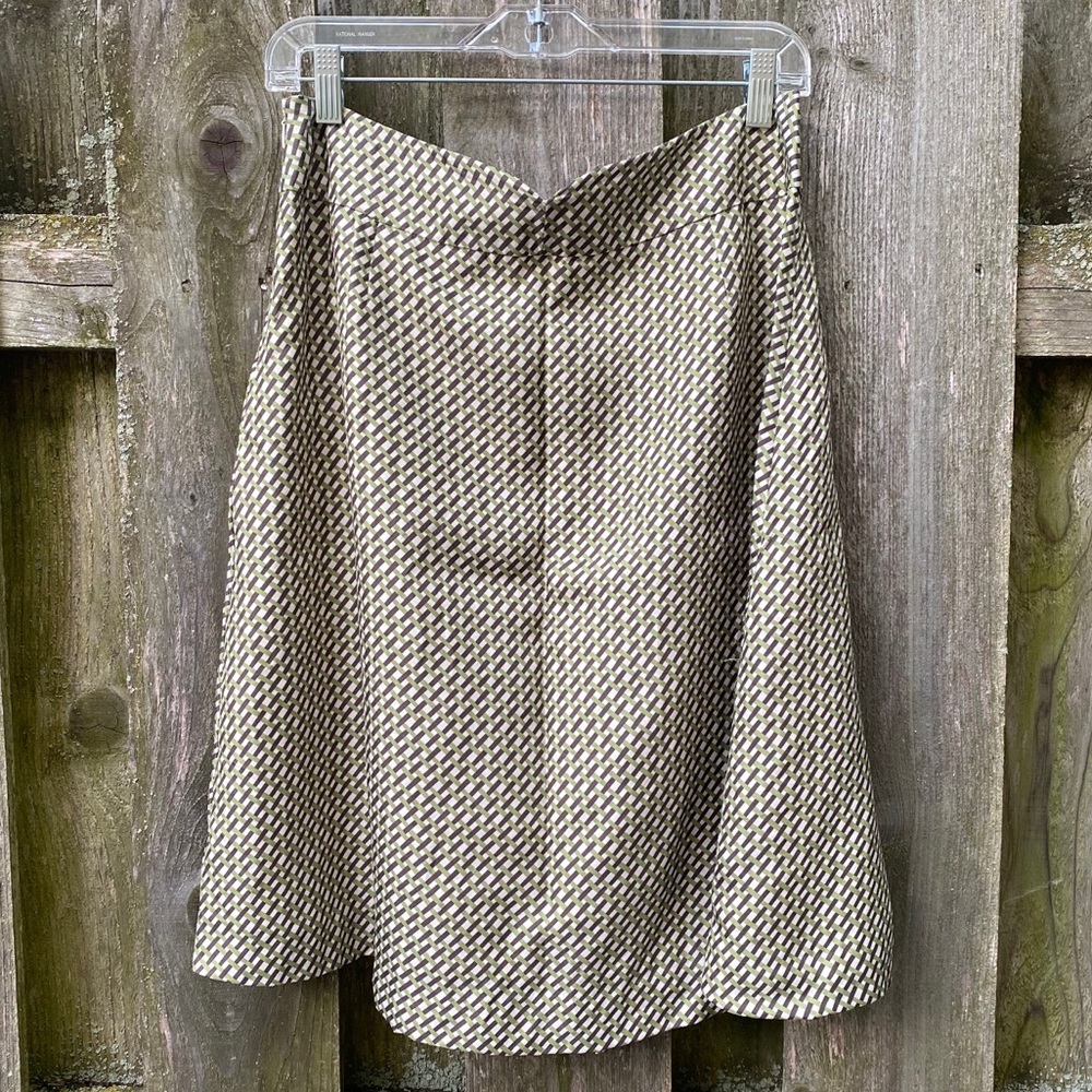 Green basket weave pattern print silk skirt - Picture 2 of 8